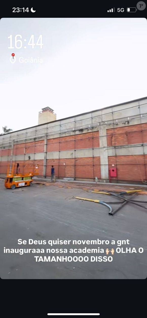 Influenciadora exibe construção de academia de R$ 5 milhões e enfrenta críticas de seguidores