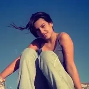 Cleo Pires, com apenas 15 anos na época, foi acusada de ser amante do padrasto