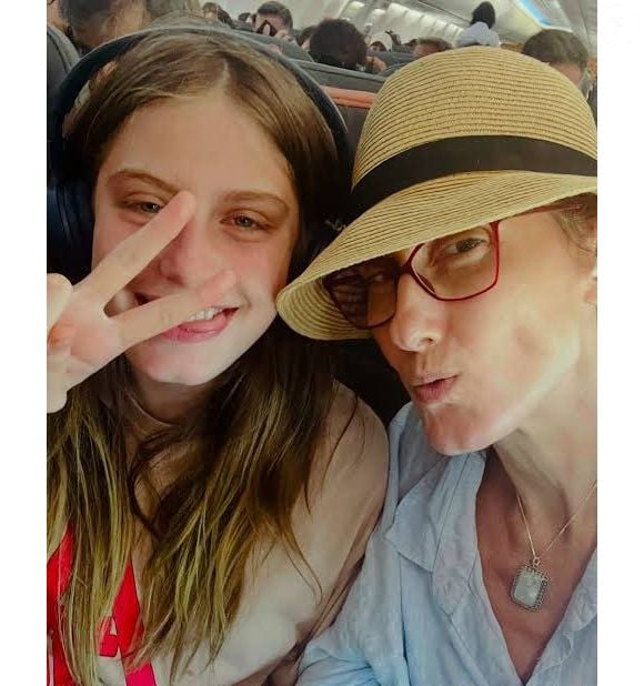 Paolla Carosella tem uma filha de 13 anos chamada Francesca, fã de Chappell Roan e Billie Eilish