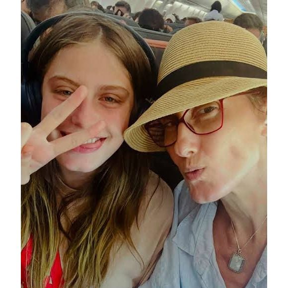 Paolla Carosella tem uma filha de 13 anos chamada Francesca, fã de Chappell Roan e Billie Eilish