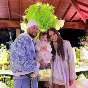 Filha de Neymar e Amanda Kimberlly, Helena completou 2 anos e recebeu uma homenagem especial da avó paterna, Nadine Gonçalves, nas redes sociais