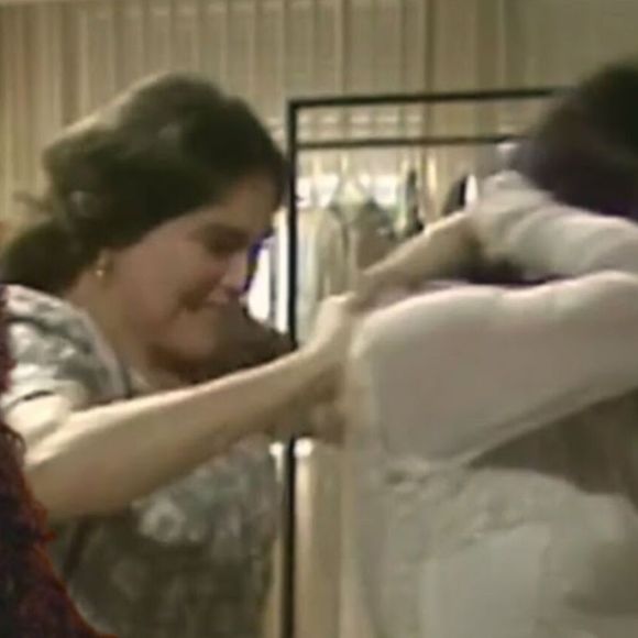 Em 'Vale Tudo', a cena em que Raquel (Regina Duarte) rasga o vestido de Maria de Fátima (Glória Pires) em 1988 também foi bem explosiva.
