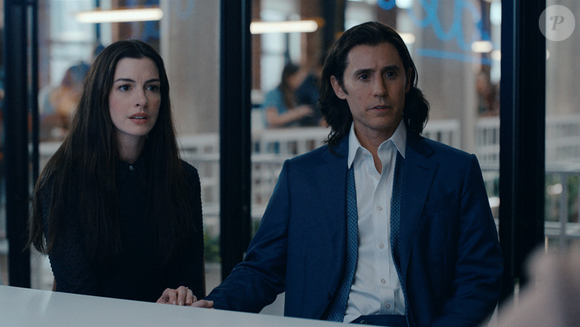 WeCrashed (Apple TV) - Baseada na história real do WeWork, a série mostra como um casal transformou uma startup de escritórios compartilhados em um império bilionário que desmoronou em escândalos e incompetência financeira.