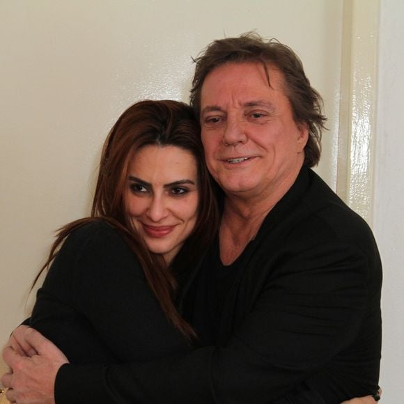 Cleo Pires teve um período de distanciamento do pai biológico, o cantor Fábio Jr., com quem mantém atualmente uma boa relação após um processo de reaproximação