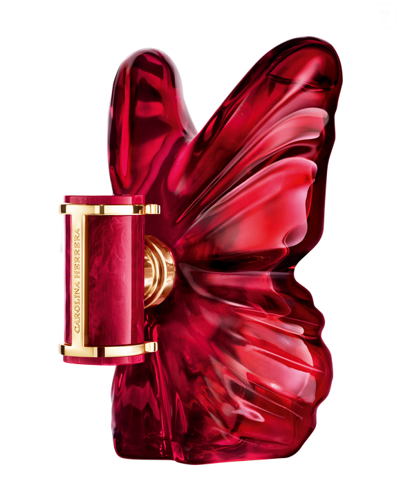 O La Bomba Intensa, de Carolina Herrera, combina frutas silvestres, orquídea venezuelana e âmbar vermelho em uma fragrância floral ambarada intensa e envolvente. A proposta é acompanhar noites e ocasiões especiais em que a intenção é apostar em uma perfumação marcante