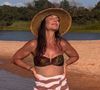 Solteira, Ivete Sangalo provoca a web com maiô ultracavado, mostra marquinha e valoriza bumbum em foto no espelho