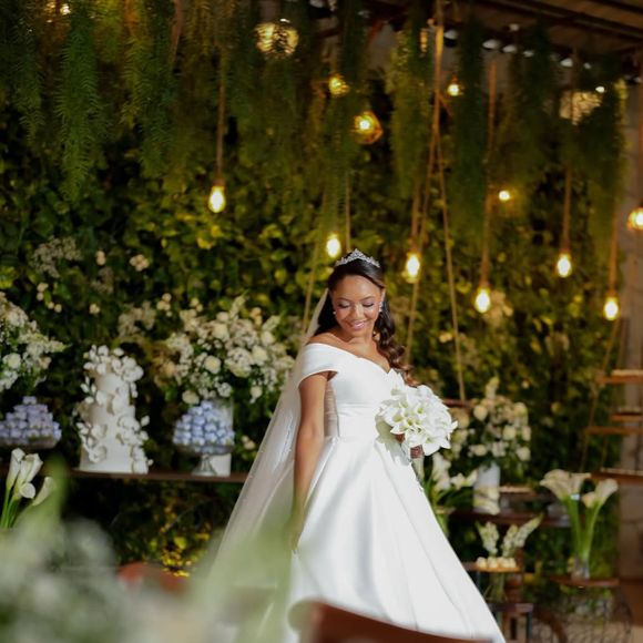 Look com história: mais do que belo, o vestido carregou um significado especial por ter sido um presente do patrão à funcionária