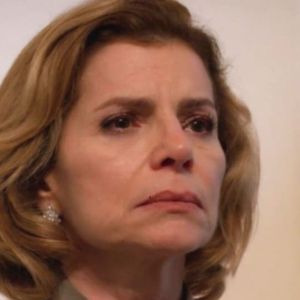 Odee Roitman fica triste ao saber da doença de Afonso e faz exame de sangue em Leonardo