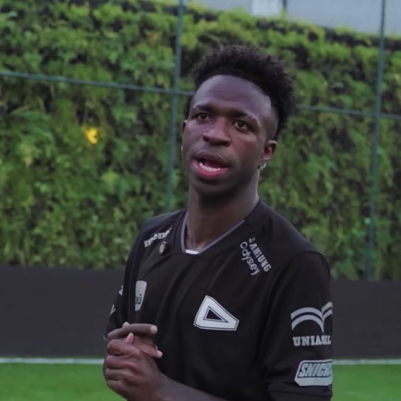 Vini Jr. não quer nenhuma convidada o exposse: por isso, rejeitou entregar convite a alguma ex-affair