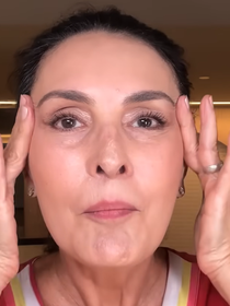 Maria Ferjol, maquiadora profissional: 'Essa é a linha que a partir dos 40 não devemos ultrapassar'; entenda o 'efeito lifting' com maquiagem para pele madura