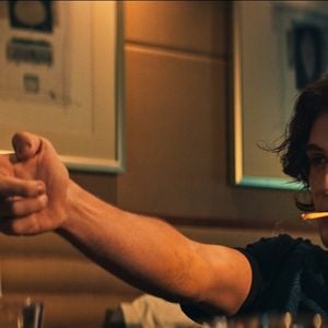 João Guilherme explicou que a ausência se deu por conta de compromissos de lançamento do filme ‘O Rei da Internet’