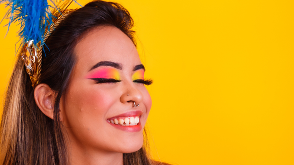 Qual a melhor paleta de maquiagem? 3 dicas para arrasar nas makes pros bloquinhos e ter TUDO que precisa na palma da mão