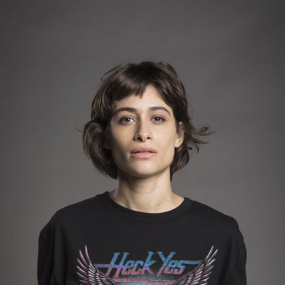 Na novela Segundo Sol, em 2017, da Globo, Manuela (Luisa Arraes) foi encontrada sob efeitos de drogas e vendendo entorpecentes
