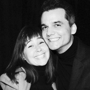 Wagner Moura e Sandra Delgado estão juntos há mais de 20 anos e ficaram pela primeira vez no Carnaval