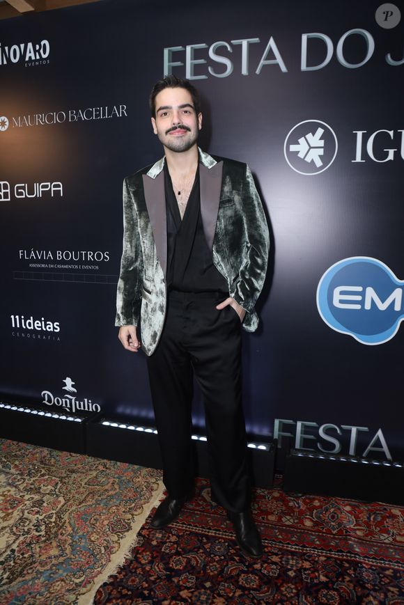 Filho de Faustão, João Silva lançou seu programa no SBT com festa em 21 de agosto de 2025: comemoração foi adiada em virtude da internação e novos transplantes do veterano