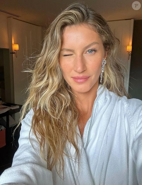 Gisele Bündchen tem um dos cabelos ondulados mais cobiçados e elogiados do mundo