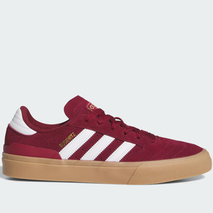 O visual retrô do Busenitz Vulc II voltou com força e prova que o tênis skate dos anos 2010 pode sim ficar elegante até com jeans largo e blazer estruturado
