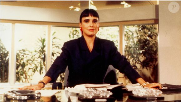 Escritório moderno de Maria do Carmo (Regina Duarte) reforçava o conflito central da novela, o embate entre a velha elite e a nova classe emergente.