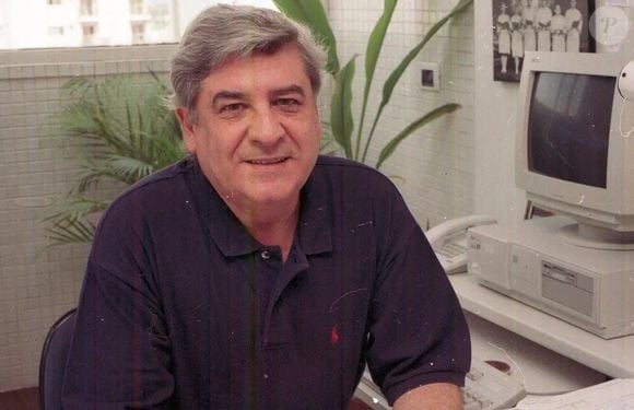 Novela 'Quem é Você?' teve mudança nos bastidores com alguns capítulos no ar: Solange Castro Neves foi afastada e deu lugar a Lauro César Muniz