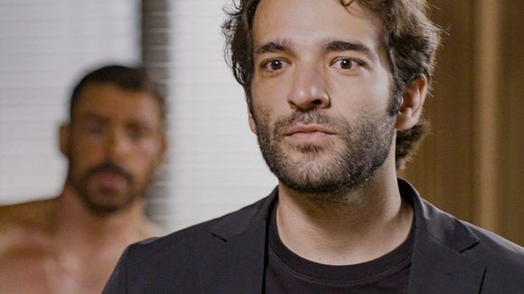 A boa e a má notícia que mudam a vida de Afonso em 'Vale Tudo' após descobrir traição de Maria de Fátima