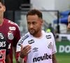 O jogador Thiago Mendes, do Vasco, deixou Neymar no vácuo antes do jogo começar