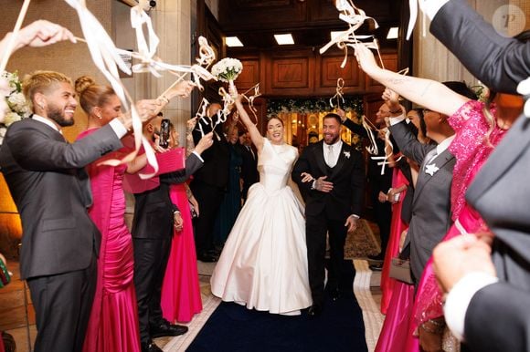 O casamento de Samara Pink e Thiago Stabile ocorreu nesta quinta-feira (13).
