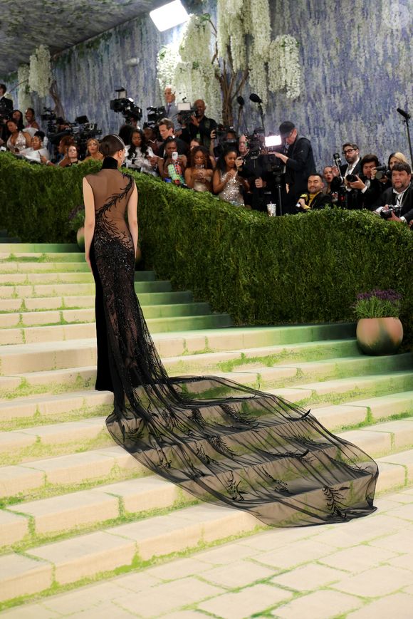 De acordo com repercussão baseada em informações do The Hollywood Reporter, Taraji P. Henson também indicou que pode boicotar o Met Gala 2026 após criticar a participação de Jeff Bezos no evento