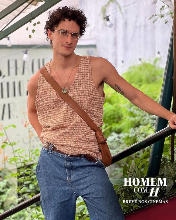 Pai da filha de Manu Gavassi poderá ser visto nas telonas com o filme ‘Homem com H’, cinebiografia do cantor Ney Matogrosso. Ele interpreta Cazuza
