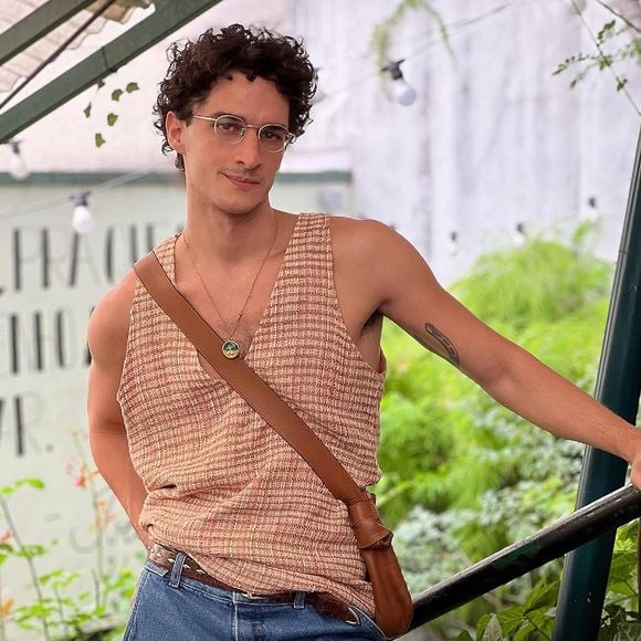 Pai da filha de Manu Gavassi poderá ser visto nas telonas com o filme ‘Homem com H’, cinebiografia do cantor Ney Matogrosso. Ele interpreta Cazuza