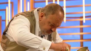 Adeus macarrão com molho de tomate: aprendi com Érick Jacquin um espaguete irresistível com brócolis e molho de ervilha - e o prato fica um verdadeiro 'MasterChef'!