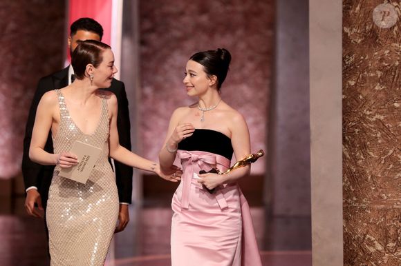 Oscar de Melhor Atriz em 2025 foi de Mikey Madison, atriz de 25 anos do filme 'Anora'