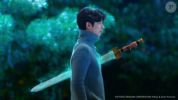 'Goblin': um goblin imortal, condenado à vida eterna, busca uma noiva humana para quebrar uma maldição, mas acaba se apaixonando