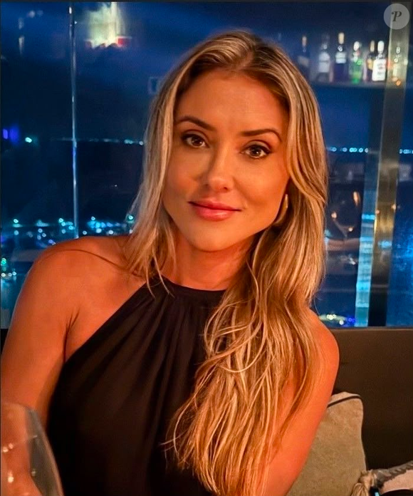 Carol Magalhães nasceu em Salvador e construiu carreira nas áreas de comunicação, marketing e negócios. Atualmente, atua no setor imobiliário