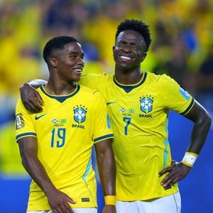 Endrick e Vini Jr. estão em lista de primeiros batedores de pênalti do Brasil em caso de disputa de vaga na Copa 2026