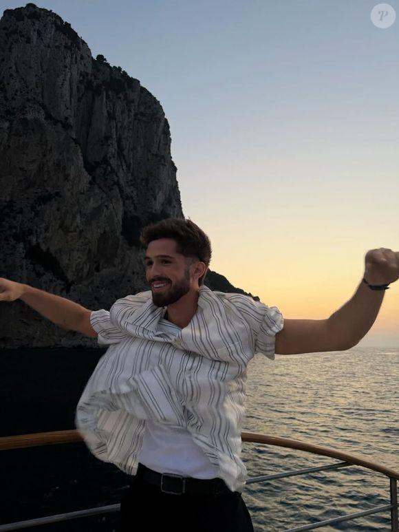 João Guilherme falou em entrevista recente sobre as críticas que recebe por ter, aparentemente, uma forma diferente de estilo do pai famoso, Leonardo.