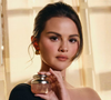 Além do cheiro de rica, esse perfume de baunilha de Selena Gomez tem como destaque a embalagem ergonômica com design inclusivo