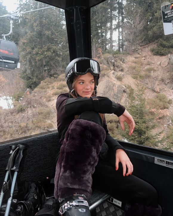Até mesmo em ocasiões, como esta viagem para a neve, Rafa Justus escolhe a dedo seus looks