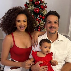 Lucy Ramos passa seu primeiro Natal com a bebê Kyara, que nasceu no dia 4 de abril de 2025, fruto de seu casamento com o diretor e ator Thiago Luciano