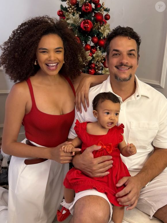 Lucy Ramos passa seu primeiro Natal com a bebê Kyara, que nasceu no dia 4 de abril de 2025, fruto de seu casamento com o diretor e ator Thiago Luciano
