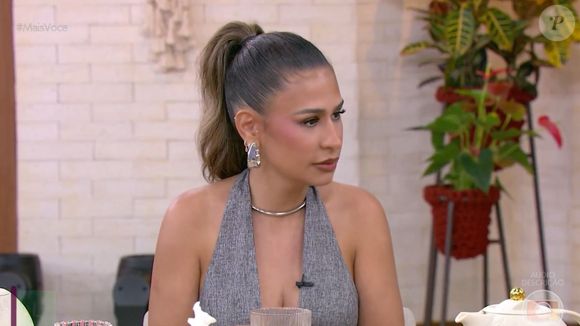 Simone Mendes revelou que o seu primeiro cachê foi de R$ 30, em entrevista ao 'Domingo Legal'.