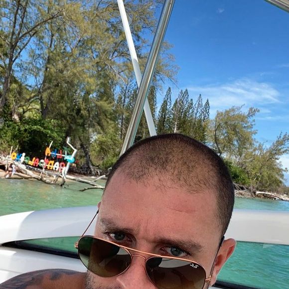 Diogo Nogueira passou um bom tempo mantendo um visual muito semelhante