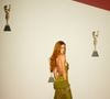 Marina Ruy Barbosa escolheu um vestido vintage da Versace, modelo que faz parte da coleção de outono-inverno de 2003