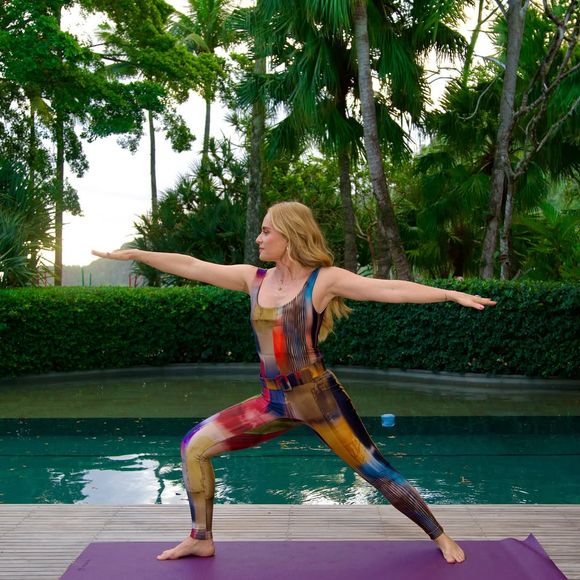 Angélica tem outros segredos para manter o corpo definido em dia: apresentadora pratica ioga e cuida da alimentação