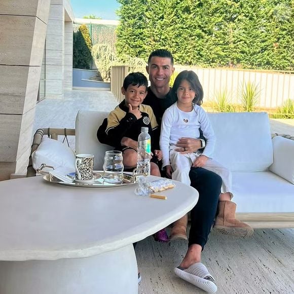Cristiano Ronaldo já está nos Estados Unidos para a Copa do Mundo e não conseguiu acompanhar o aniversário dos filhos