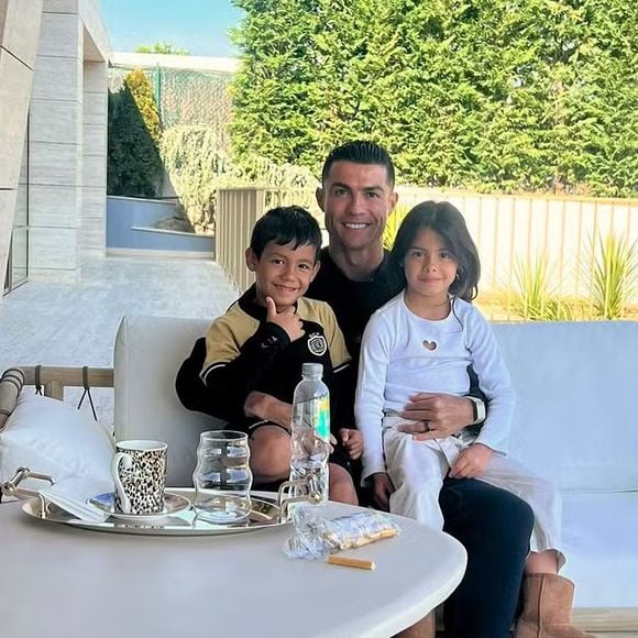 Cristiano Ronaldo já está nos Estados Unidos para a Copa do Mundo e não conseguiu acompanhar o aniversário dos filhos