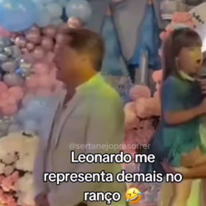 Leonardo vira de costas, se afasta lentamente e faz caras e bocas, como quem está desconfortável e agoniado (+ veja vídeo na matéria)
