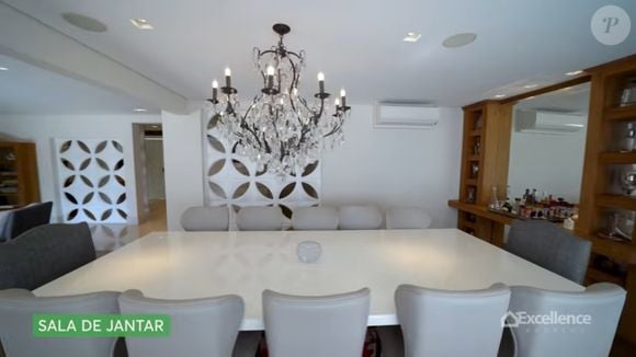 Lustre é o grande destaque da sala de jantar da casa que Lucas Moura, do São Paulo, colocou à venda em 2023