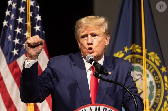 2023: Donald Trump em um comitê do partido republicano