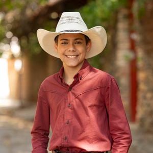 Rafael Rara é João Raul em Coração Acelerado, novela da Globo