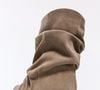 Com couro de alta qualidade, salto confortável e visual minimalista, a bota da Bershka reúne sofisticação e praticidade em um único modelo